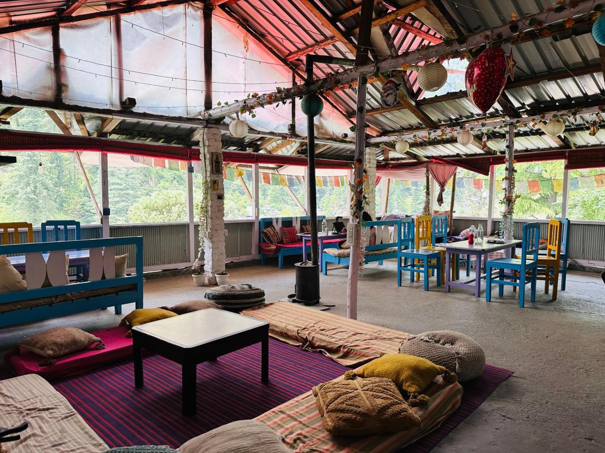 Hostel 360 Degree, Jibhi Exterior photo
